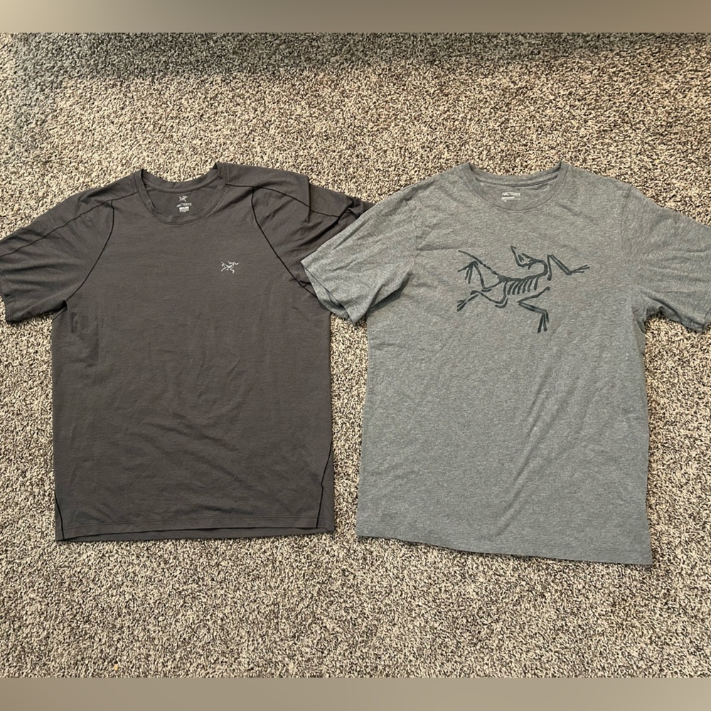 Arc'teryx Men's Gray and Dark Gray T-Shirts size large